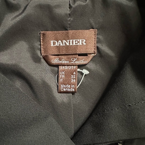Danier Leather bomber jacket - Picture 5 of 5
